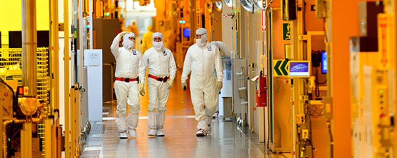 Intel Claims their 7nm EUV Process Tech is On Track